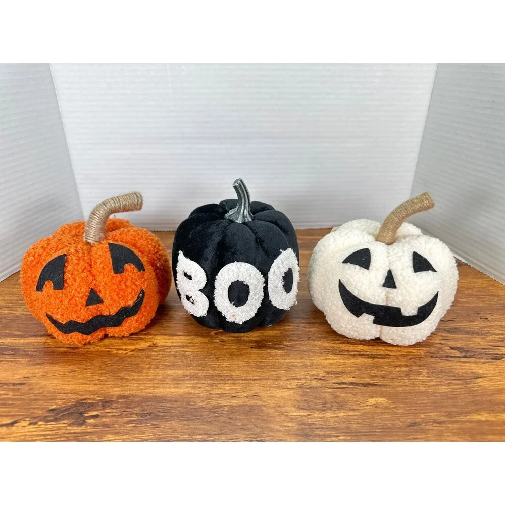 Target Bullseye Playground Halloween 2024 NWT 3 Sherpa Pumpkin Jack-O’-Lanterns